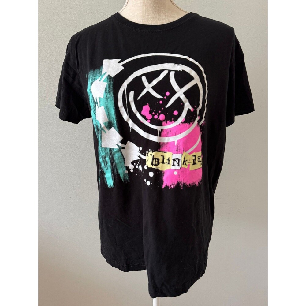 Blink 182 Graphic T-shirt Black Short Sleeve Music Women's Medium‎